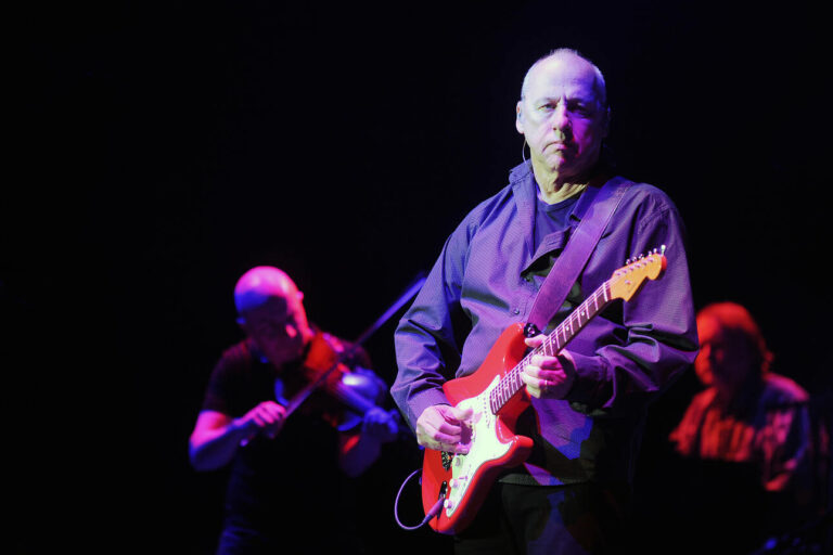 Mark Knopfler and 53 other Guitar Icons Record Charity Anthem