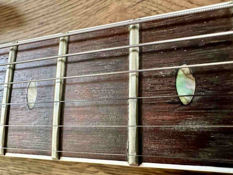 What Causes Dead Frets on a Guitar? Learn to Avoid Fret-Buzz Woes 